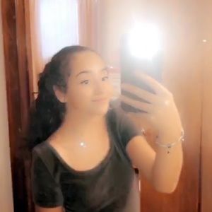 Meet your Posher, Ines